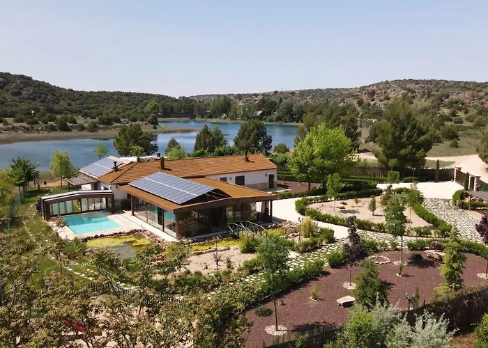Laguna La TinajaCasa Rural